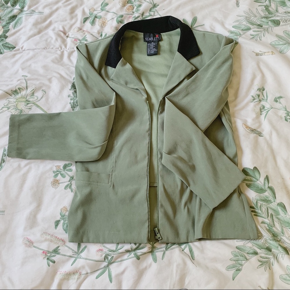 Scarlett green jacket with shoulder pads